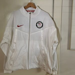nike men’s TEAM USA windbreaker